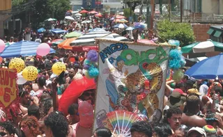 Imagem ilustrativa da imagem Onças 'invadem' o Centro de Vitória com hits e distribuição de bebida tradicional