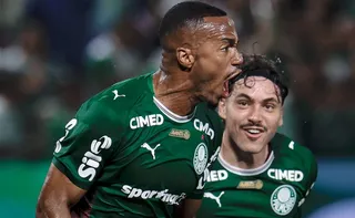 Imagem ilustrativa da imagem Palmeiras bate Grêmio com dois gols de herói improvável e mantém liderança