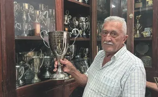 Imagem ilustrativa da imagem Pecuarista de 77 anos mantém acervo com 3 mil prêmios da raça Nelore