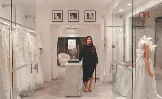 Imagem ilustrativa da imagem Quem é a capixaba que cria vestidos de noiva de famosos?