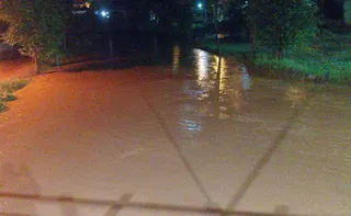 Imagem ilustrativa da imagem Rio sobe 80 cm e ameaça transbordar após temporal em Mimoso do Sul