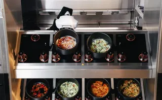 Imagem ilustrativa da imagem Robô cozinheiro com IA vence prêmio internacional de robótica