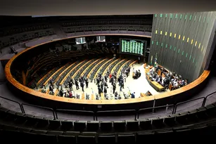 Imagem ilustrativa da imagem Senado aprova projeto que inclui violência contra filhos na Lei Maria da Penha