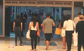 Imagem ilustrativa da imagem Shoppings e supermercados vão abrir em horário especial nesta Sexta-feira Santa