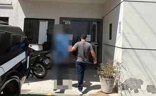 Imagem ilustrativa da imagem Suspeito de assaltar e esfaquear vítima é preso dentro de ônibus em Vila Velha