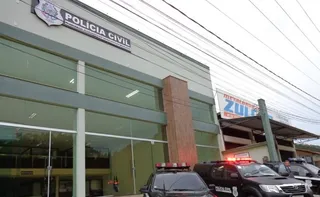 Imagem ilustrativa da imagem Suspeito é indiciado por tentativa de estelionato após tentar enganar comerciantes