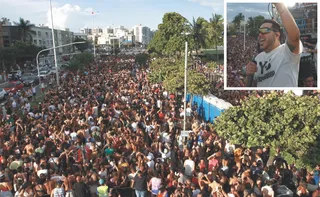 Imagem ilustrativa da imagem Tomate comanda a folia na Praia de Camburi: veja fotos e vídeos