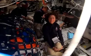 Imagem ilustrativa da imagem Tripulação da Artemis 2 bate recorde de distância da Terra