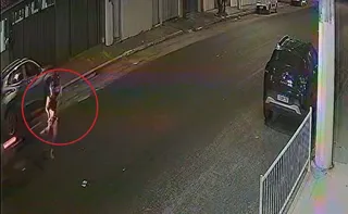 Imagem ilustrativa da imagem VÍDEO | Mulher é atropelada por motocicleta em avenida de Vila Velha