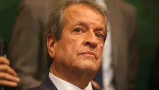 Imagem ilustrativa da imagem Valdemar: "Vamos resolver problemas da família Bolsonaro para ganhar as eleições"