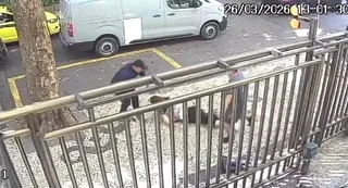 Imagem ilustrativa da imagem Vídeo: idosa é jogada no chão e arrastada durante assalto em Copacabana