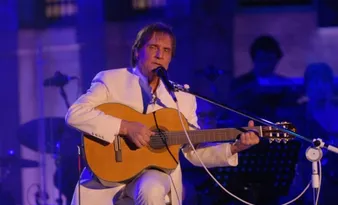 Imagem ilustrativa da imagem Cores específicas e 160 rosas: os pedidos de Roberto Carlos para show no ES