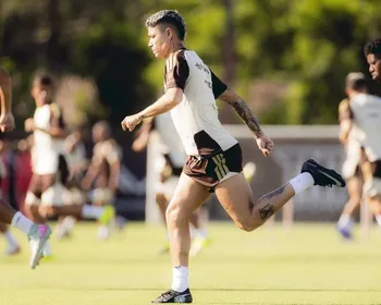 Imagem ilustrativa da imagem Atlético-MG tenta contratar Luiz Araújo, mas Flamengo recusa