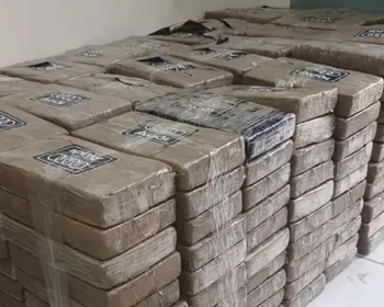 Imagem ilustrativa da imagem Operação internacional apreende 1,3 t de cocaína em alto mar