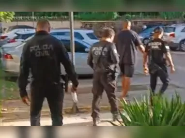 Vítima seguia para a casa da mãe, no final da rua onde a ocorrência aconteceu, quando se envolveu na briga