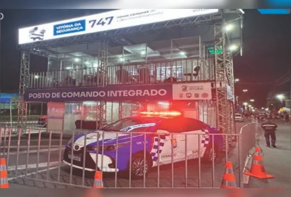 Posto de Comando Integrado das forças de segurança durante a folia
