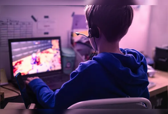 Imagem ilustrativa da imagem Adolescentes têm contas suspensas pelas plataformas de jogos digitais