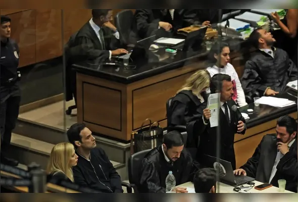Julgamento do Caso Henry Borel foi adiado após a defesa de Jairo Souza Santos Júnior, o Jairinho, abandonar o plenário alegando falta de acesso a provas