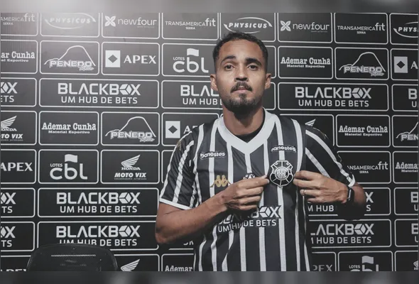 Alex Galo foi apresentado ontem como jogador do Rio Branco para a temporada. Jogador estava na Desportiva