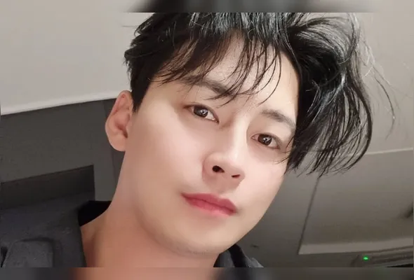 Jung Eun-woo iniciou a carreira na TV sul-coreana em 2006