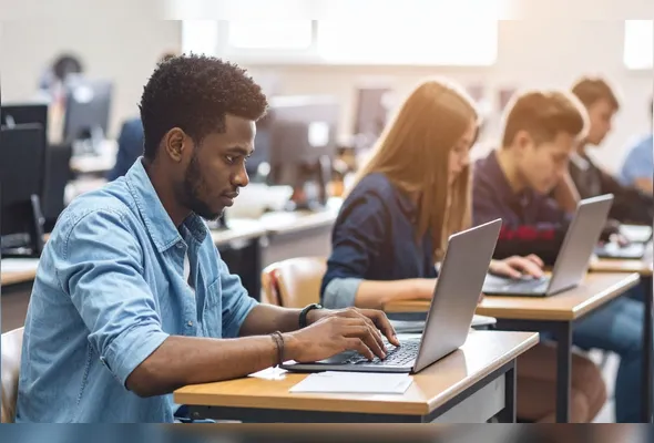 Imagem ilustrativa da imagem Bolsas para projetos desenvolvidos por universitários. Saiba como se inscrever