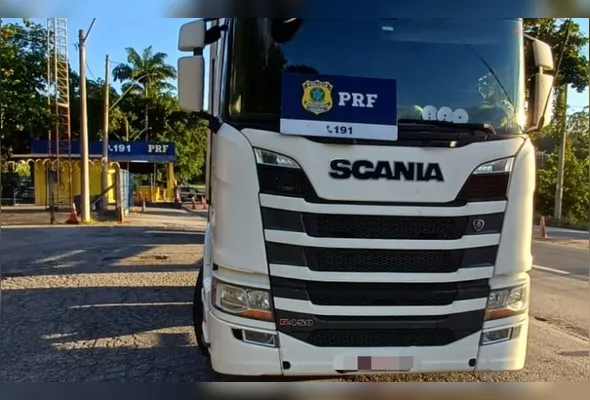 Veículo vinha de São Paulo com destino a Guarapari e foi parado na BR-101