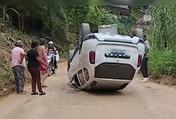 Em nota oficial, a Prefeitura informou que o motorista, servidor do município, passou mal enquanto dirigia