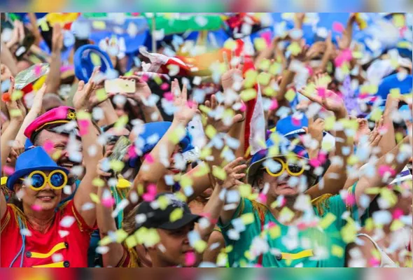 Neste ano, durante o período de Carnaval, cada bloco poderá ter duração máxima de cinco horas e deverá encerrar as atividades às 18h.