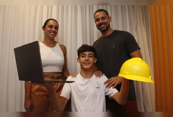 O servidor público Antonio Magliano, de 39 anos, e a empresária Taisa  Magliano, de 43, são pais de Felipe Magliano, 16.