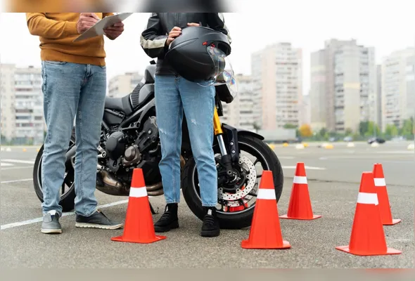 Cursos do Detran|ES oferecem capacitação gratuita em mecânica básica e pilotagem segura