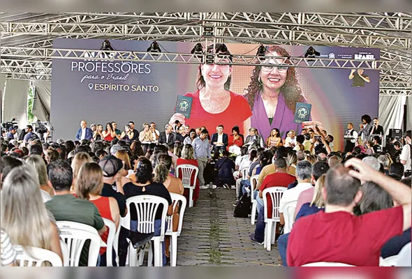 Evento na Ufes contou com a entrega da Carteira Nacional Docente do Brasil para professores 
do Estado que
 já estavam inscritos para receber o documento