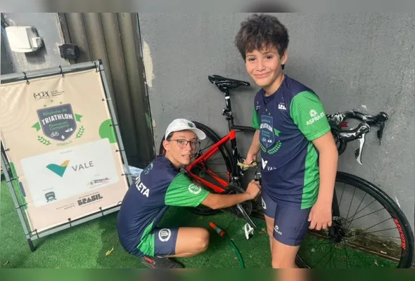 Alunos das Escolinhas de Triathlon em Vitória e Vila Velha (ES) aprenderam a importância de manter os objetos limpos e organizados