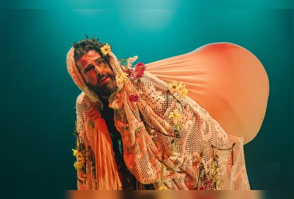 O espetáculo foi desenvolvido e interpretado pelo ator capixaba Mateus Schimith