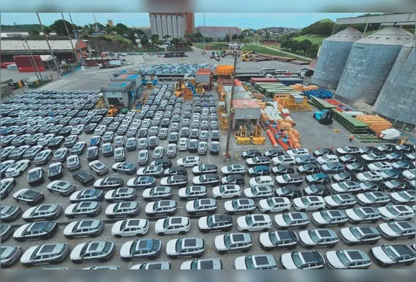 Veículos armazenados em porto: vendas de novos são as melhores desde o início da série histórica, em 1999