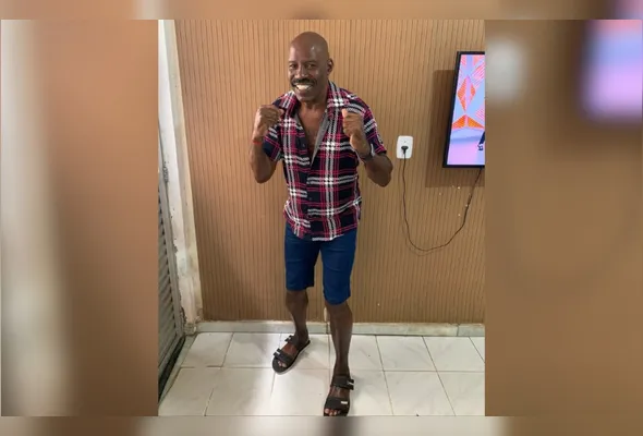 Reginaldo Hollyfield é um ex-pugilista nascido em Salvador, Bahia