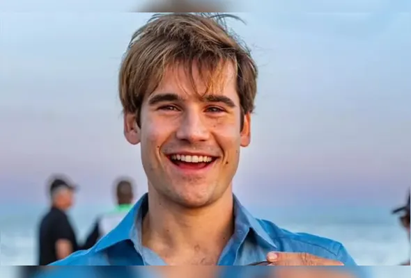 Nicolas Prattes interpreta o jovem advogado protagonista de O Advogado de Deus, que estreia em 16 de abril nos cinemas