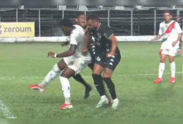 Ffernando, volante do Real Noroeste, deu uma entrada dura e foi expulso