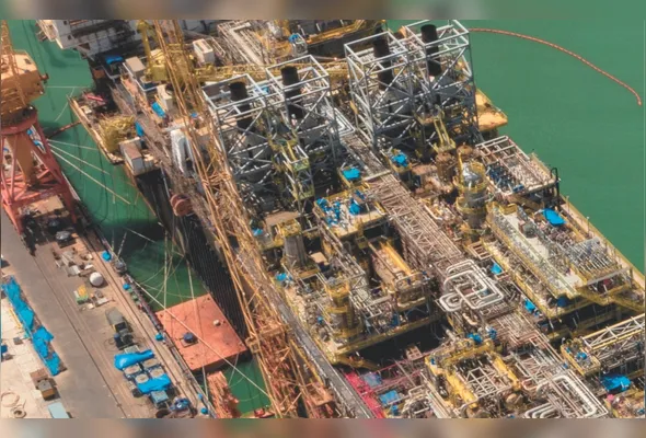 Navio-Plataforma de petróleo