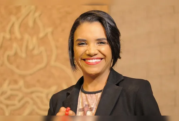 Raquel Carpenter (foto), pós-graduada em comportamento humano, neurociência e psicossomática