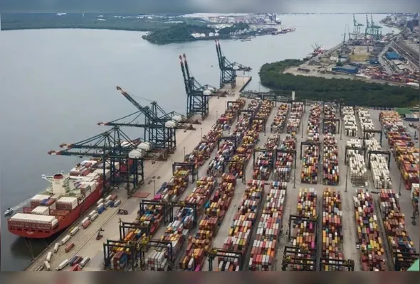 Imagem ilustrativa da imagem Governo destina R$ 15 bi a setores afetados por crises internacionais