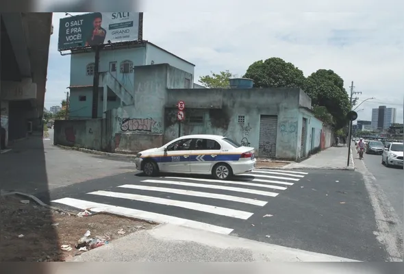 Acesso fica na região onde antes havia um estacionamento irregular que ocupava via pública, ao lado do shopping