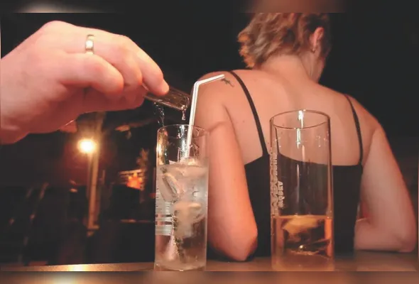 Boa noite, Cinderela: não aceite bebida