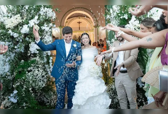 João Campos e Tabata Amaral se casaram na Capela de São Benedito, em Pernambuco