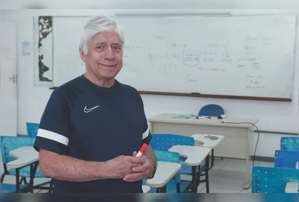 Luiz Antônio Saade ministra aulas para os cursos de Economia, Administração, Ciências Contábeis e Direito