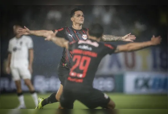 Red Bull Bragantino bate Atlético-MG e mantém os 100% no Brasileirão