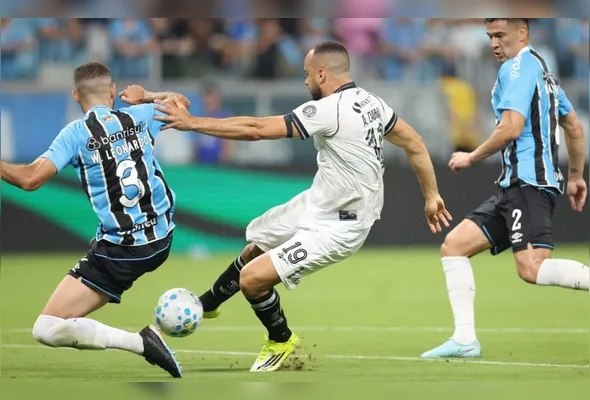 Com a derrota para o Grêmio, o Botafogo caiu para o quinto lugar no Brasileirão, com três pontos