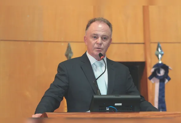 O governador Renato Casagrande se despede da Assembleia Legislativa nesta quinta-feira (02)