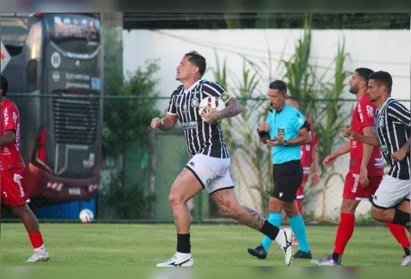 Edu marcou em cobrança de pênalti o primeiro gol capa-preta na Série D