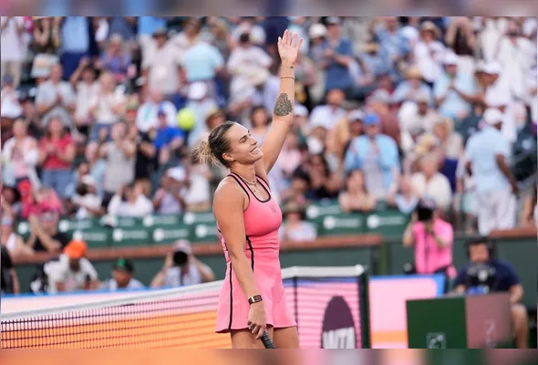 A tenista belarrusa Aryna Sabalenka comemora após derrotar a checa Linda Noskova nas semifinais do Masters 1000 de Indian Wells, na Califórnia, nos EUA, nesta sexta-feira, 13