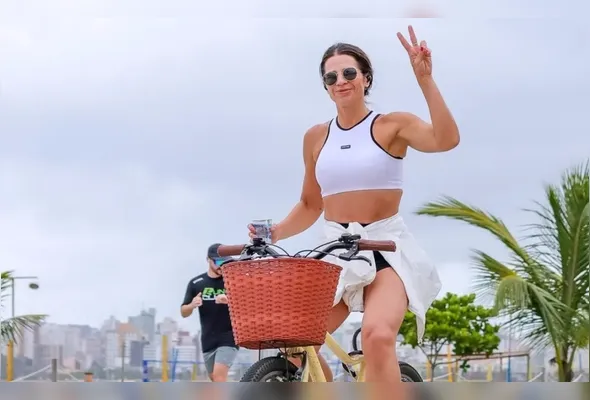 Gabriela foi atingida por um carro, por volta das 6h, enquanto pedalava pela avenida Norte-Sul, em Jardim Camburi